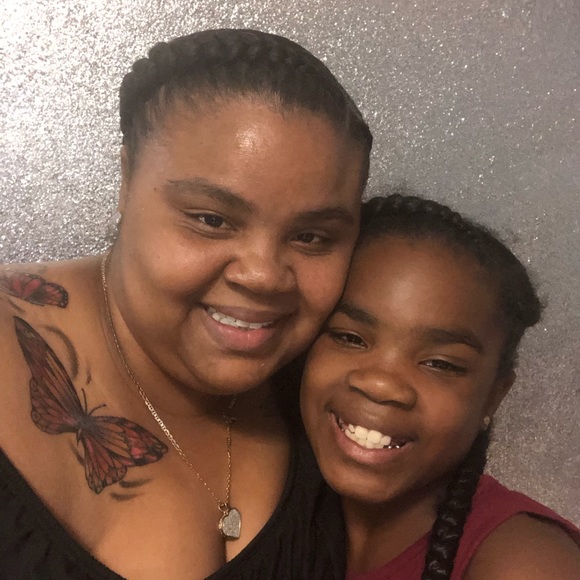 Meet your Posher, Sakeirra - Picture 1 of 1